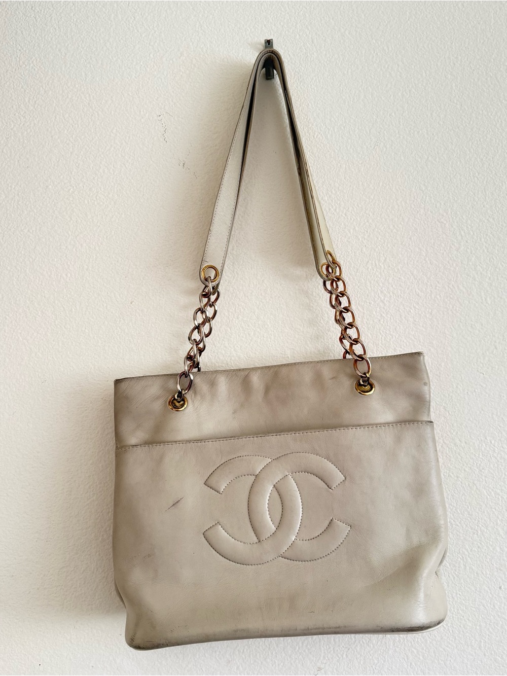 Vintage Chanel cc chain bag